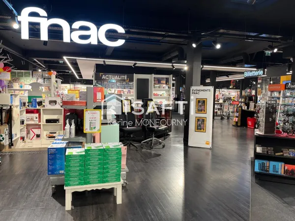 LOCAL COMMERCIAL HYPER-CENTRE