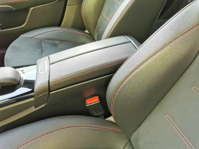 Mercedes Classe A 180 d amg line 8g-dct 116 ch — photo 15