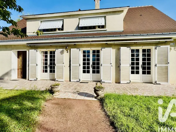 Maison 8 pièces 230 m²