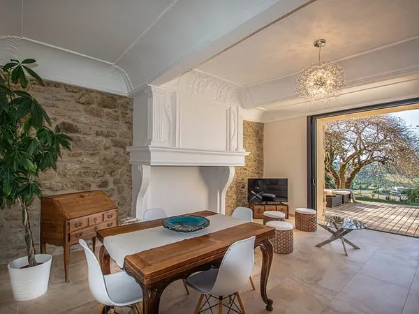 Appartement T2 , jardin terrasse et loggia