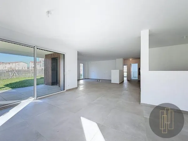 Type 4 - 115.6 m² avec terrasse, jardin privatif et cellier - Copropriété de standing