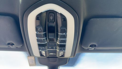 Porsche Cayenne 4.2 TD V8 382 4X4 Tiptronic 8 - S – 2013 – 149184 km – Diesel – Boîte Automatique — photo 3