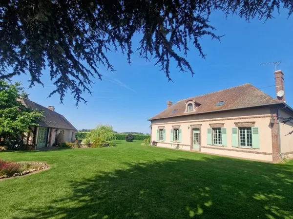 Vends maison ancienne avec terrain clos et arboré