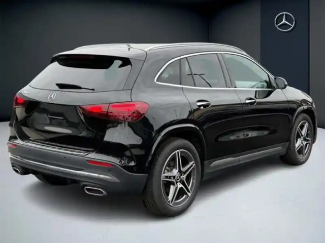 Mercedes Gla 200 d amg line — photo 29