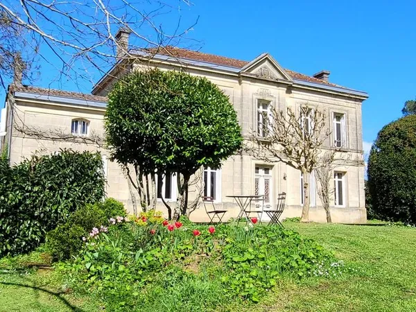 Propriété 11 pièces 408 m²