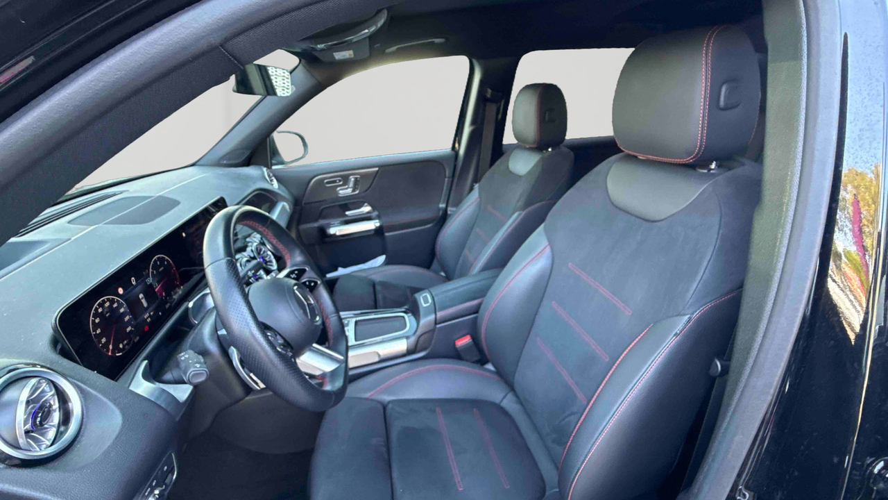 Mercedes GLB 200 d 8G-DCT — photo 11