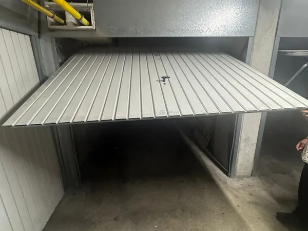 Loue parking - 13m²