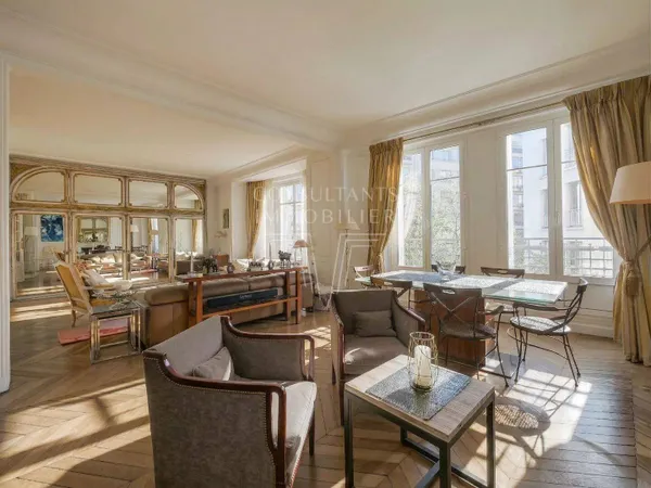Appartement 5 pièces 182 m²