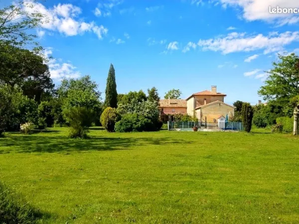 Propriété 11 pièces 385 m²