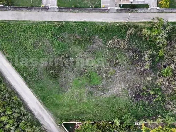 Terrain 2522 m²