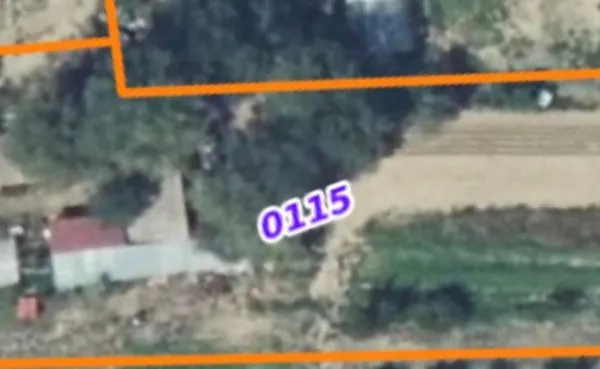 Terrain 2614m2 avec plusieurs constructions