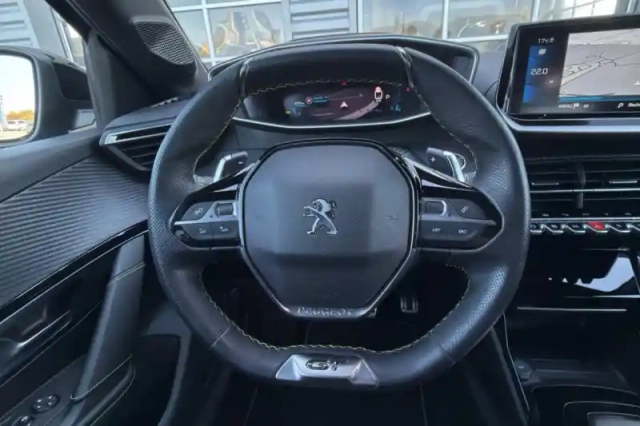 Peugeot 208 puretech 100 s&amp;s eat8 — photo 12