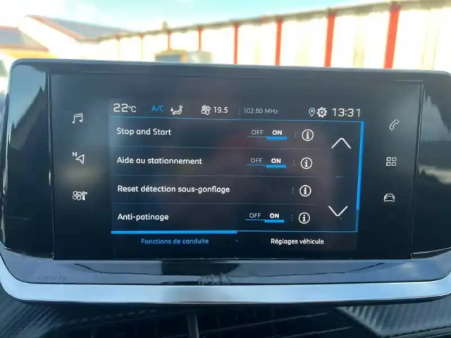 Peugeot 2008 puretech 130 s&amp;s bvm6 — photo 17
