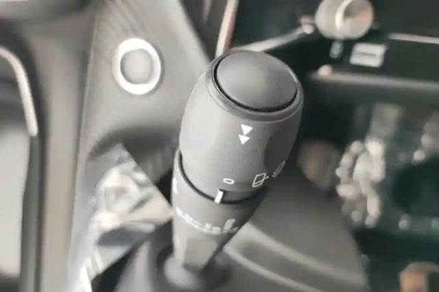 Peugeot 208 electrique 50 kwh 136ch — photo 100