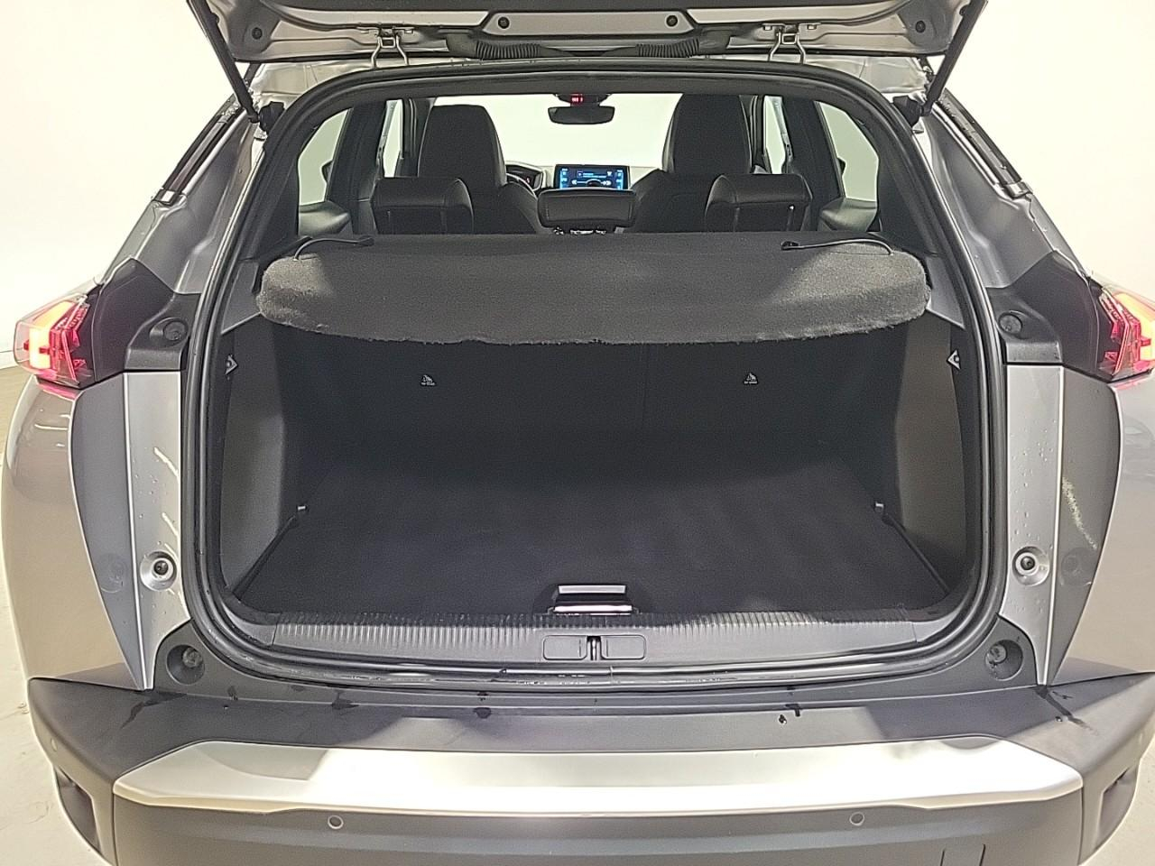 Peugeot 2008 puretech 130 s&s eat8 gt — photo 14