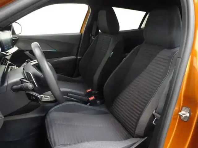 Peugeot 2008 1.2 puretech 130ch s&amp;s style eat8 — photo 7