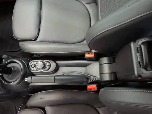 Mini Mini hatch 5 portes cooper 136 ch dkg7 — photo 29