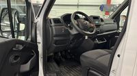 Renault Master F3300 L2H2 2.3 Blue dCi 135ch Confort Euro6 — photo 16