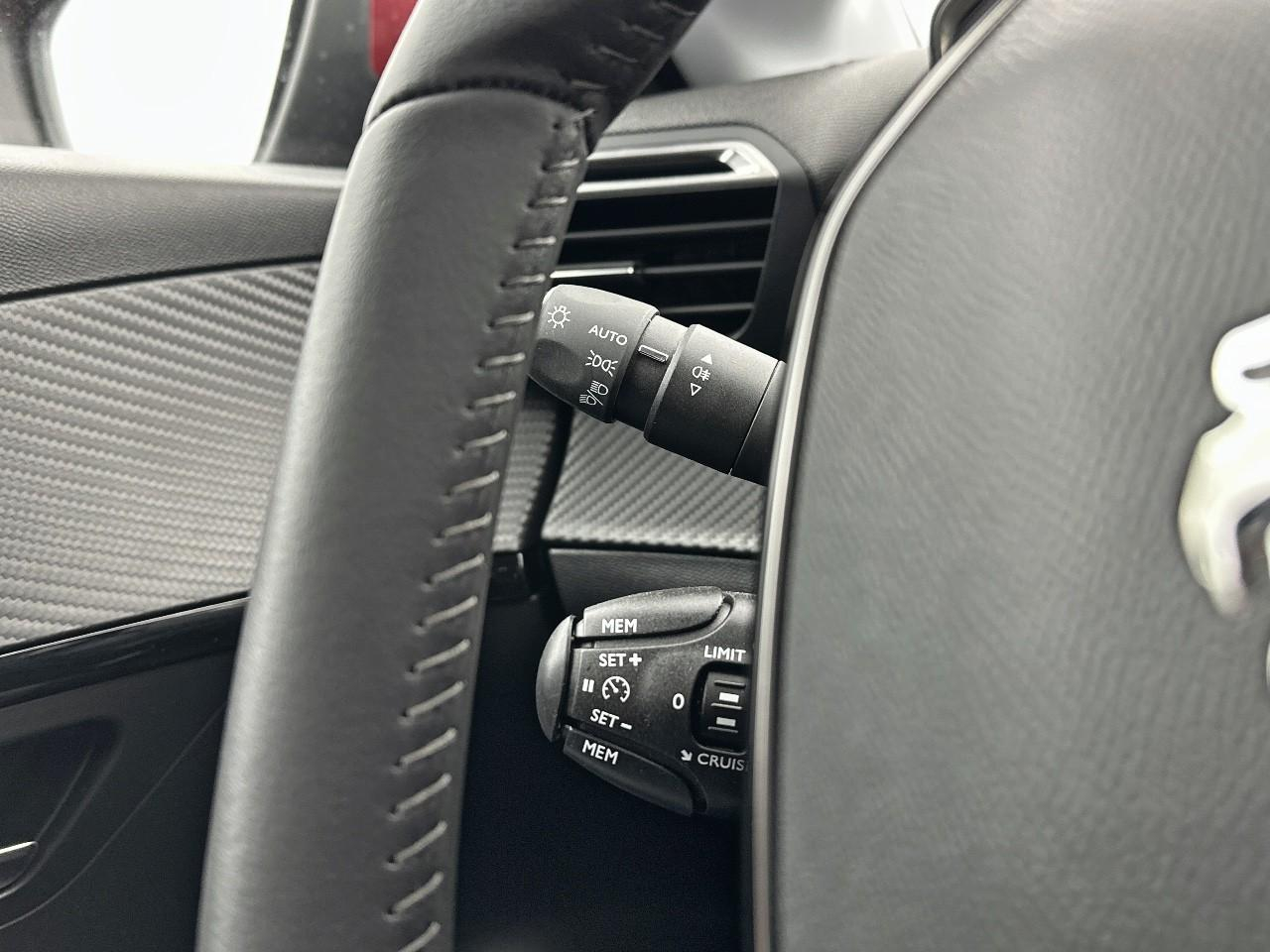 Peugeot 208 puretech 100 s&s bvm6 allure — photo 21