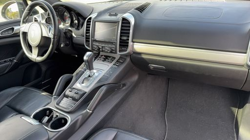 Porsche Cayenne 4.2 TD V8 382 4X4 Tiptronic 8 - S – 2013 – 149184 km – Diesel – Boîte Automatique — photo 31