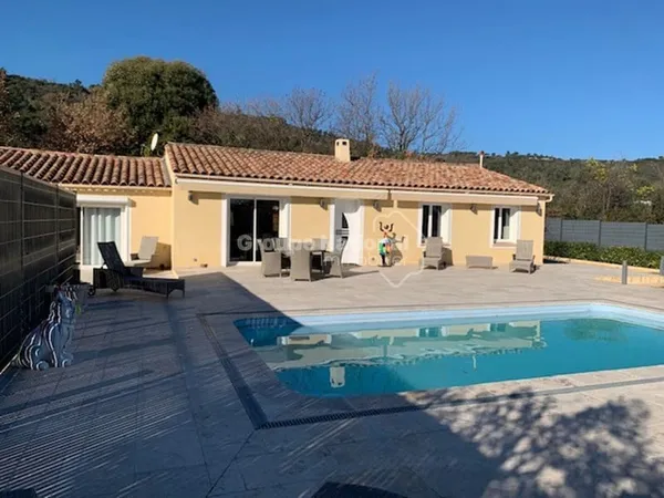 Villa 5 pièces * Piscine * 157.48 m2 - LE LUC