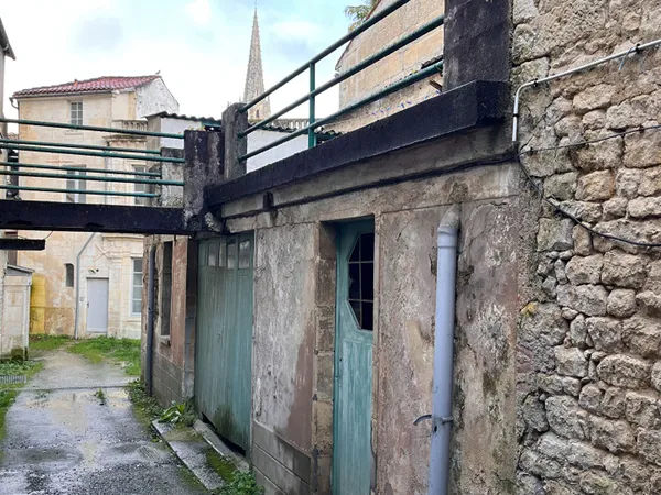 Maison à vendre à Fontenay-le-Comte - 34 000 €