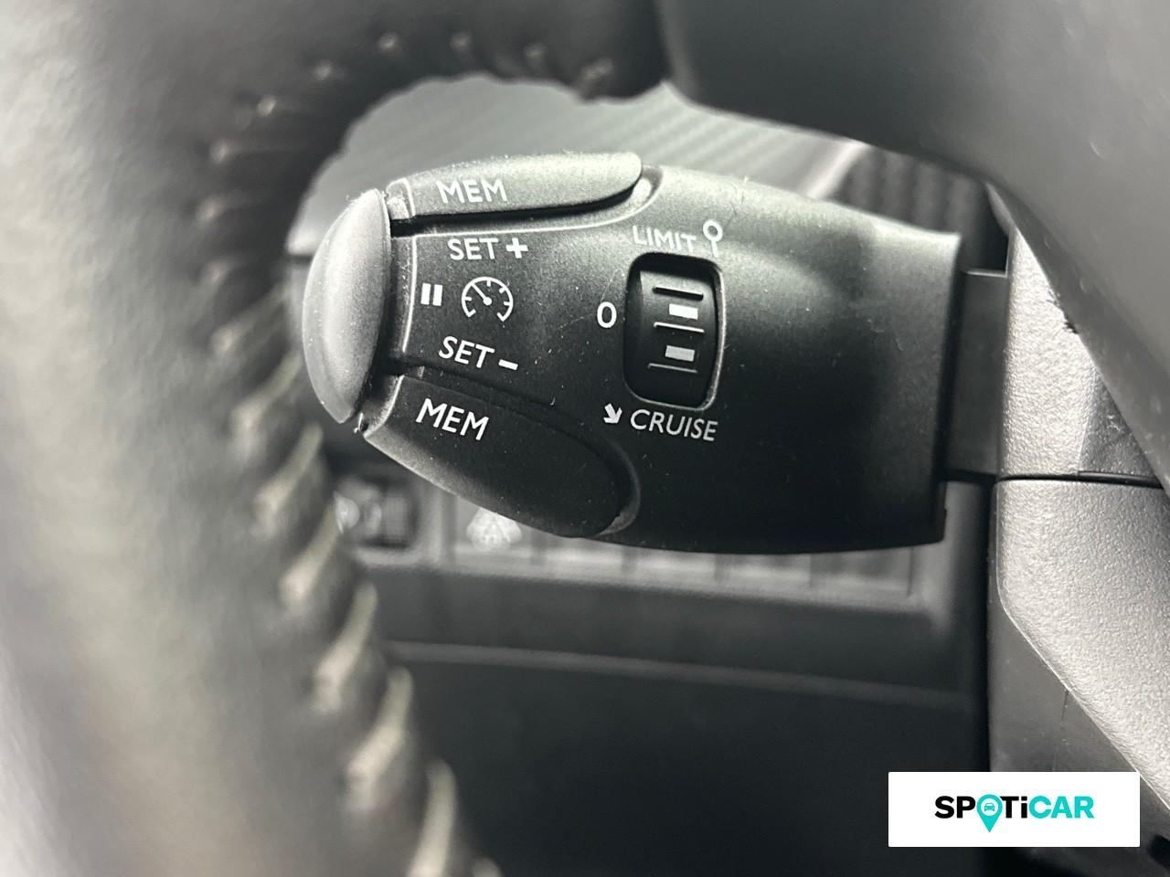 Peugeot 208 1.2 puretech 75ch s&s active — photo 17