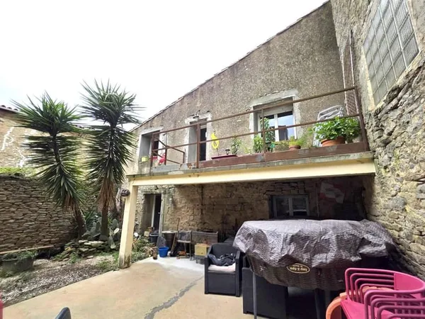 Maison T4 avec garage et cour à Laure-Minervois Esprit lof