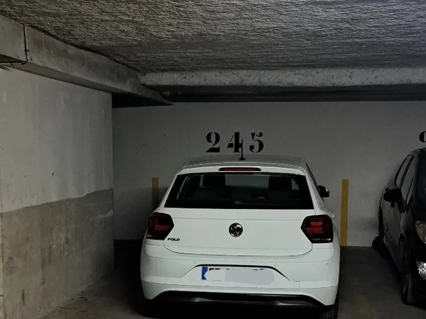 Loue parking 11m²