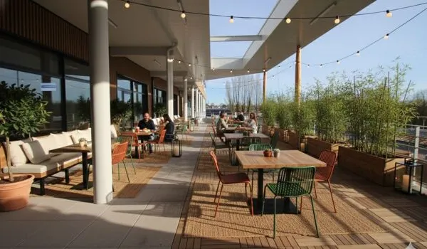 Local commercial 152 m²