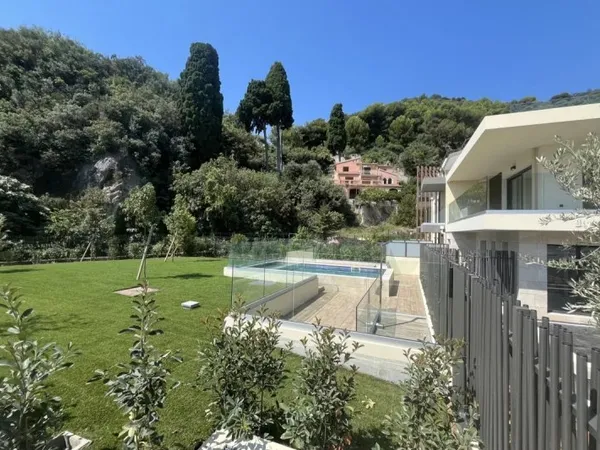 Bel appartement 4 pièces, neuf, vue mer