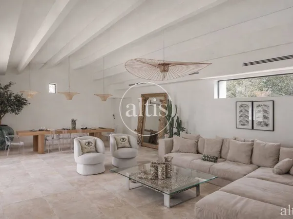 Maison 10 pièces 420 m²