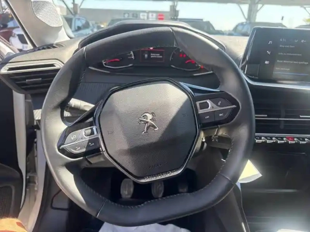 Peugeot 208 puretech 100 s&amp;s bvm6 — photo 29