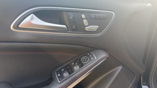 Mercedes Classe A 200 d 136 7G-DCT - Fascination – 2015 – 147976 km – Diesel – Boîte Automatique — photo 12