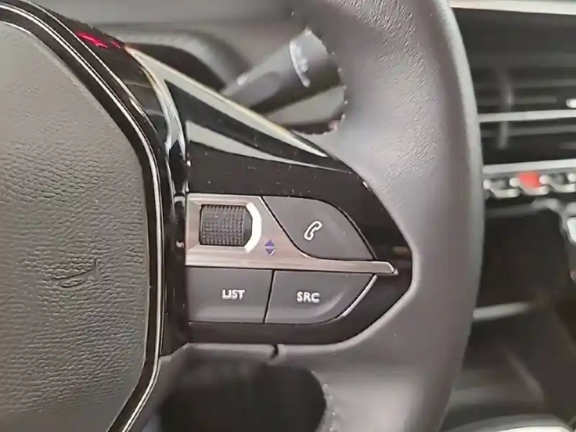 Peugeot 208 puretech 75 s&amp;s bvm5 — photo 23