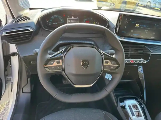 Peugeot 208 hybrid 110 ch e-dcs6 — photo 9