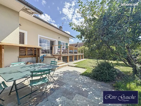 Maison 7 pièces 267 m²