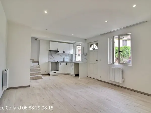60180 NOGENT SUR OISE Maison de ville 1 chambre et bureau, intégralement rénovée