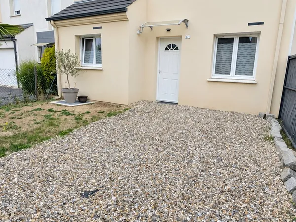 RIVERY MAISON DE 2016 AVEC PARKING TERRASSE ET JARDIN