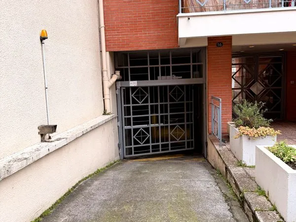 Place de parking en sous sol sécurisé