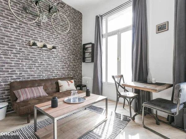 Montpellier Gambetta - Studio meublé rénové + parking