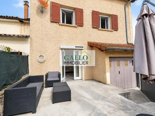 Maison de village avec terrasse