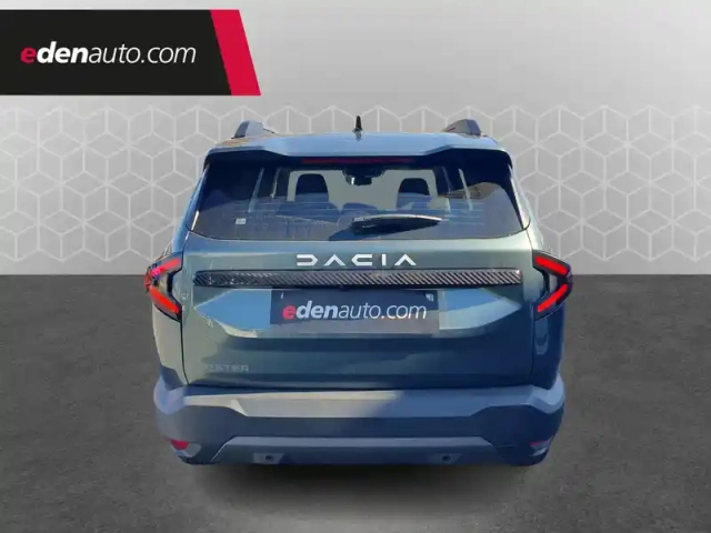 Dacia Bigster mild hybrid 140 — photo 14
