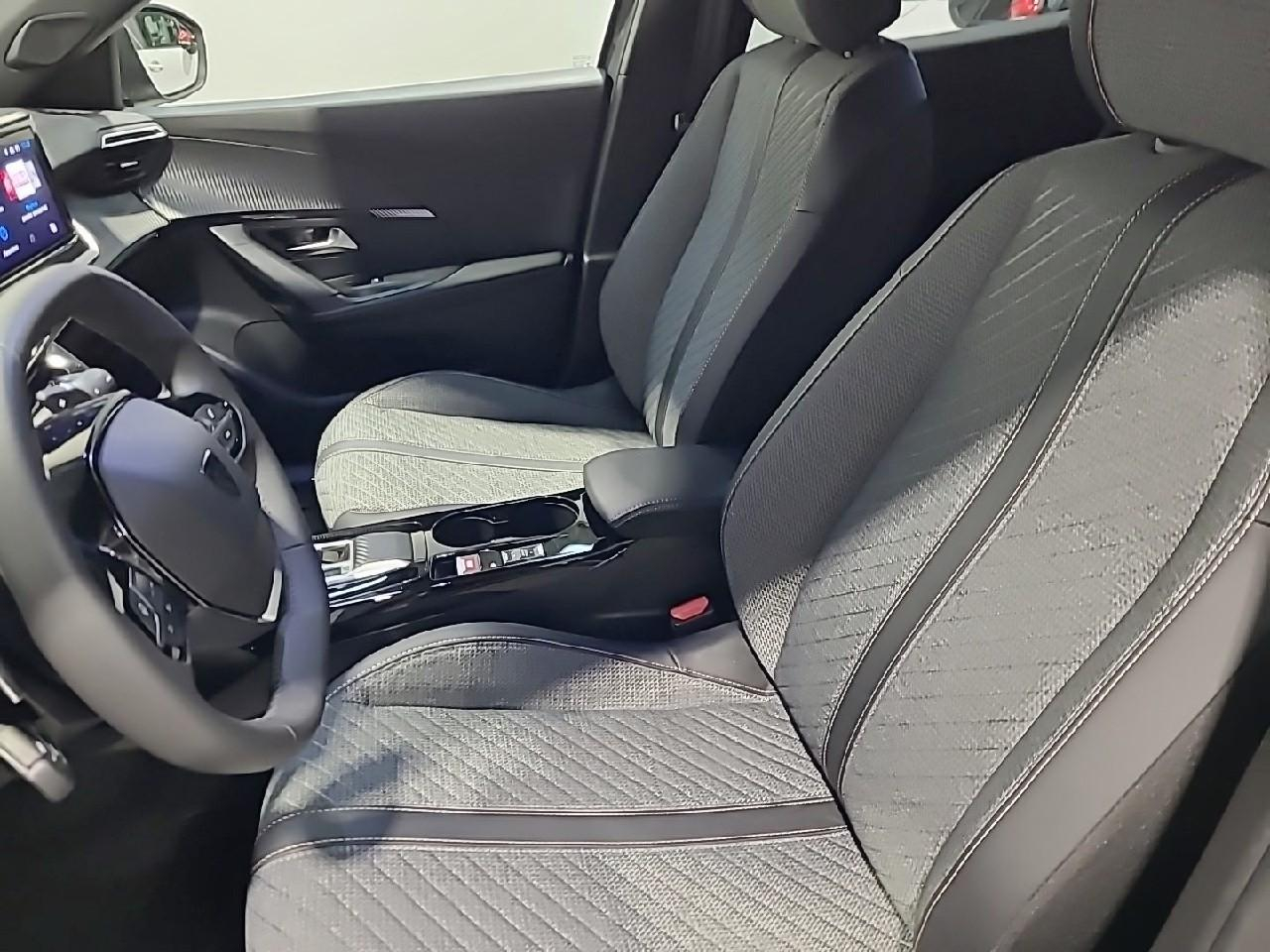 Peugeot 2008 hybrid 145 ch e-dcs6 allure — photo 10