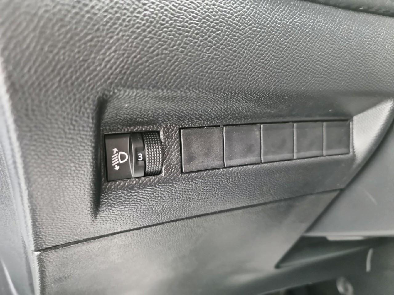 Peugeot 208 puretech 100 s&s bvm6 active — photo 30