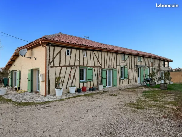 Maison 6 pièces 218 m²