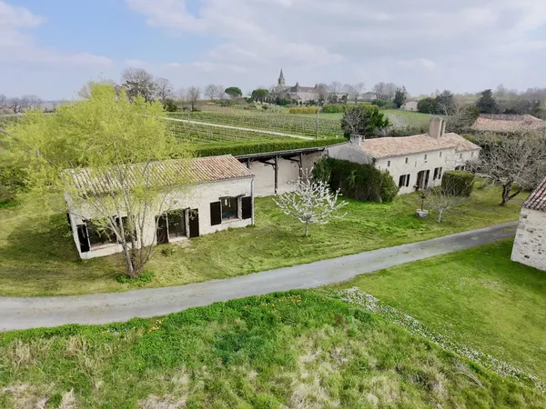 Deux charmantes propriétés en pierre