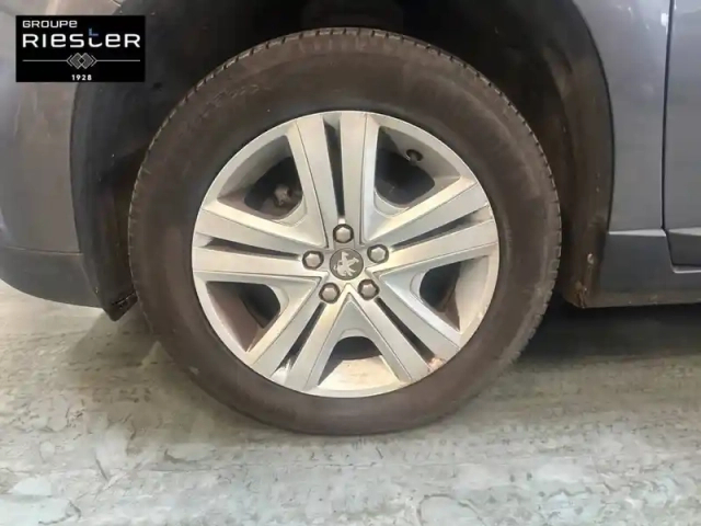 Peugeot 2008 puretech 82ch bvm5 — photo 13
