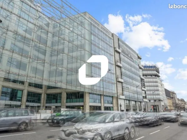 Bureau 4 986 m²
