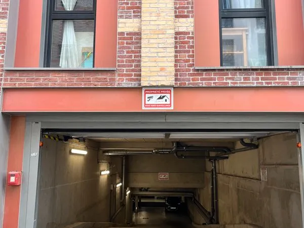 Location place parking voiture dans belle résidence